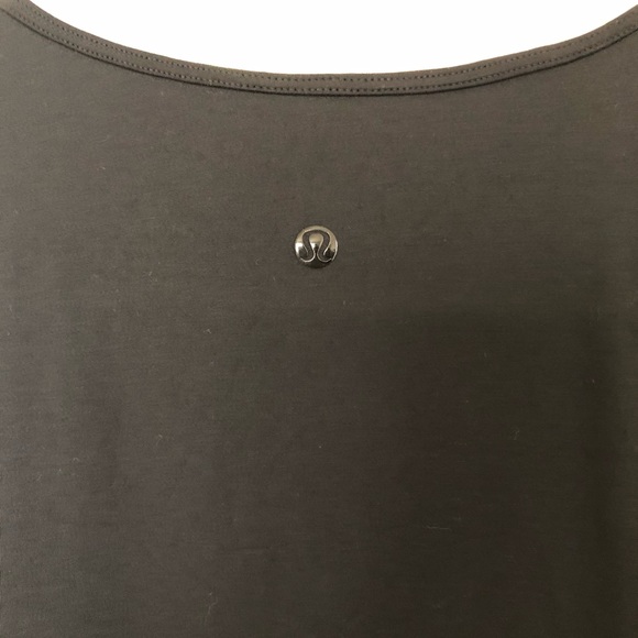 Lululemon Mesh V tank - Picture 5 of 5